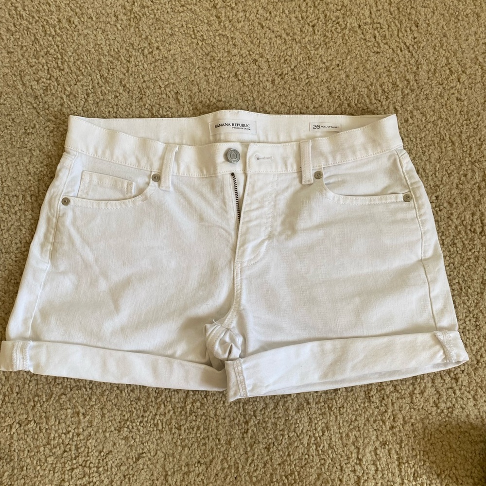 Banana Republic Roll Up Short - White